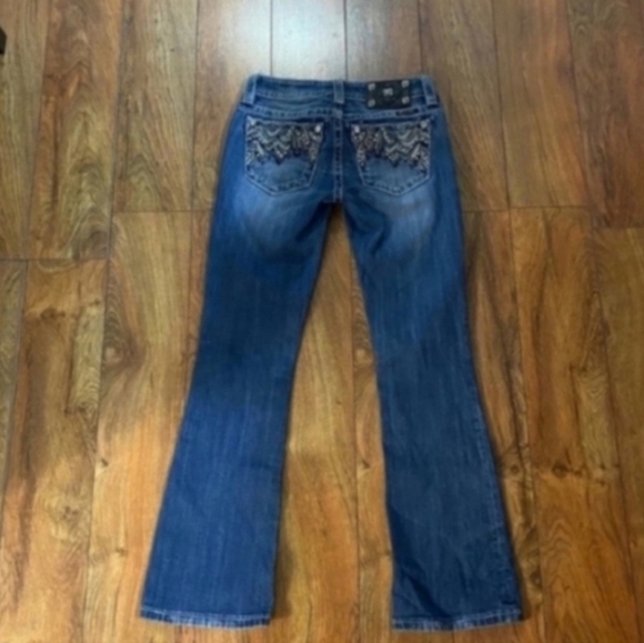 Gorgeous Miss Me Midrise Boot Jeans with Embroidered Pockets 31" Inseam - Picture 1 of 2